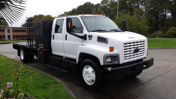 2008 Chevrolet C7500 Flat Deck Diesel with Air Brakes Dually image 1