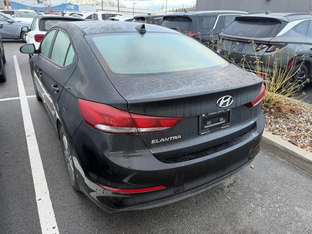 2017 Hyundai Elantra GL HEATED SEATS! BLUETOOTH! BACKUP CAMERA! image 4