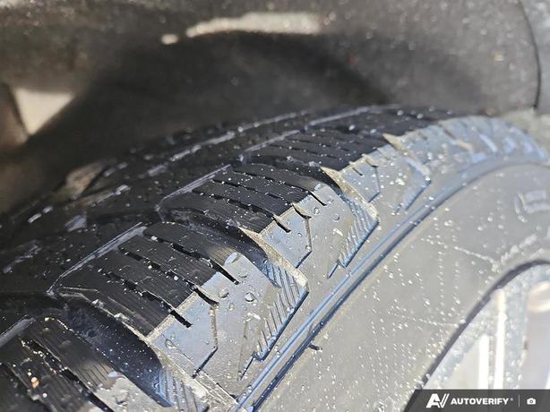 2019 Cadillac XT4 AWD Premium Luxury | Blind Spot Monitor | Bluetooth Connectivi image 7