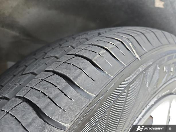 2024 Chrysler Pacifica Touring-L FWD | Remote Start | Backup Camera | Adaptive C image 7