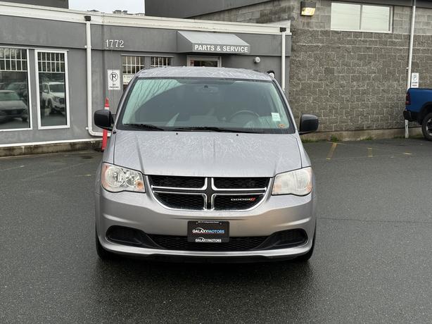 2017 Dodge Grand Caravan FWD- BC Local, Leather Shift Knob & Dual Zone A/C image 3