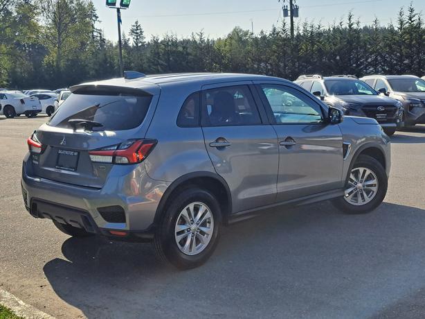 2021 Mitsubishi RVR - 4WD, Heated Seats image 6