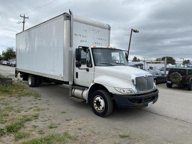 2014 International Durastar 4300 24 foot Cube Van Power Tailgate Diesel With Hyd image 8