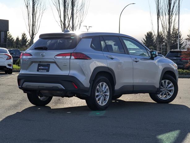 2024 Toyota Corolla Cross LE - No Accidents, AWD, Heated Seats image 6