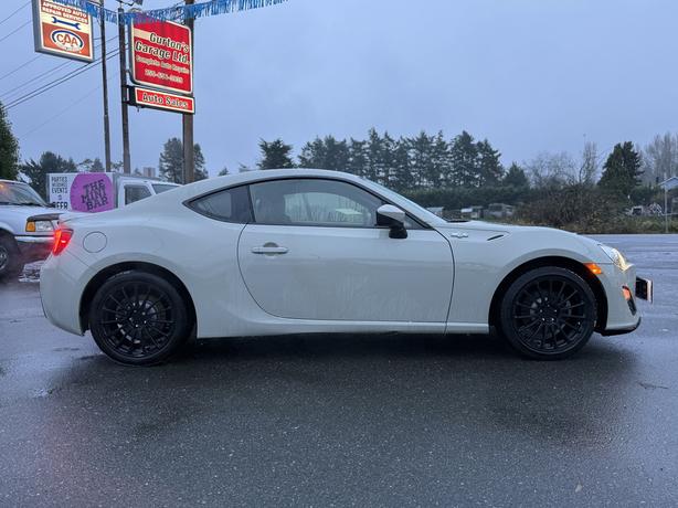 2016 Scion FR-S image 8