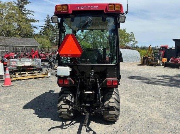 2024 Mahindra 1100 series 1123 HST Cab image 3