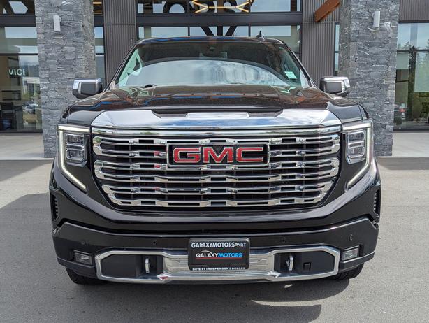 2022 GMC Sierra 1500 Denali - 5.3L V8, 4x4, CrewCab, Standard Bed image 3