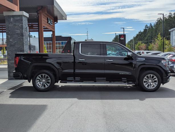 2022 GMC Sierra 1500 Denali - 5.3L V8, 4x4, CrewCab, Standard Bed image 5