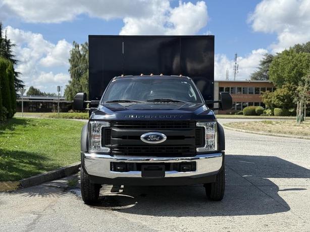 2017 Ford F-550 12 Foot Armoured Cube Truck With Bullet-Proof Glass And Power Ta image 3