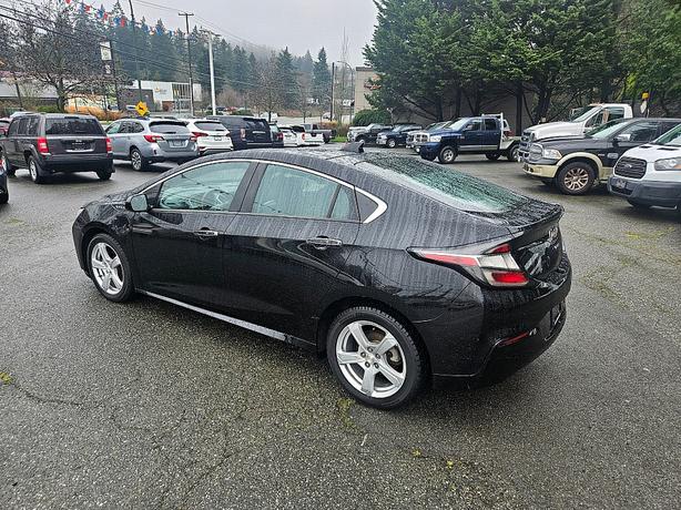 2017 Chevrolet  Volt LT image 3