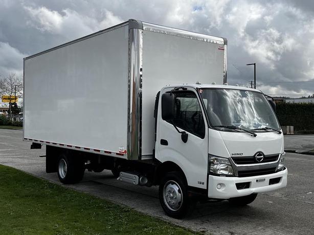 2019 Hino 195 18 Foot Cube Van with Cargo Ramps Diesel image 1