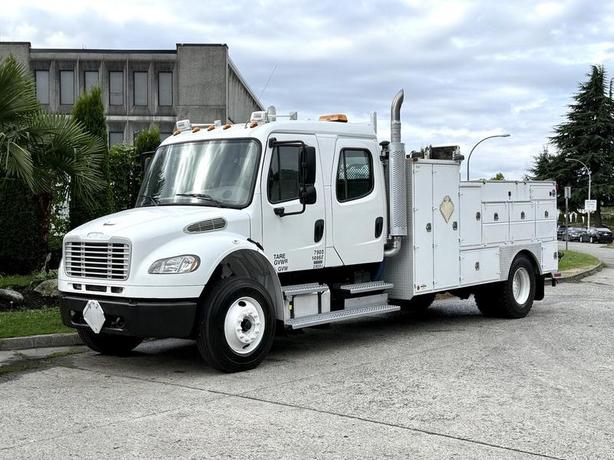 2005 Freightliner M2 106 Service Truck Diesel with Air Brakes image 5