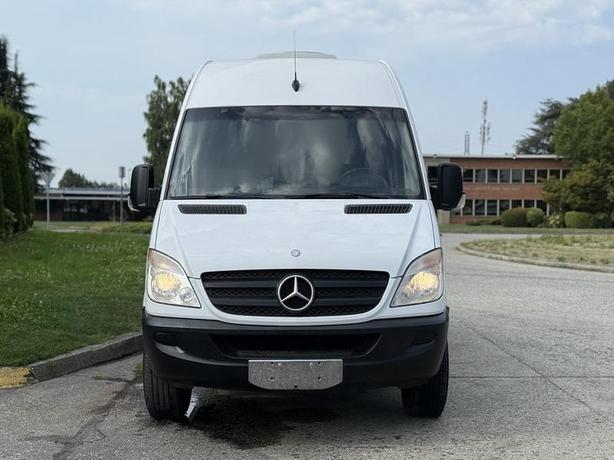 2012 Mercedes-Benz Sprinter 2500 144-in. WheelBase Diesel Cargo Van with Shelvin image 3