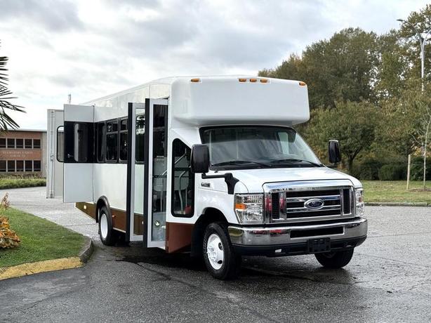 2014 Ford Econoline E450 14-Passenger Bus with Wheelchair Lift image 2