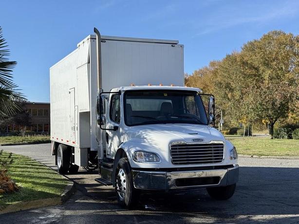 2011 Freightliner M2 106 20-Foot Cube Van with Cummins Engine and Shredder Setup image 2