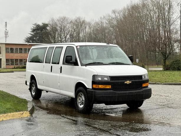 2021 Chevrolet Express 3500 Extended 11-Passenger Van image 2