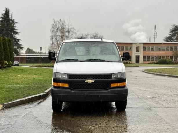 2021 Chevrolet Express 3500 Extended 11-Passenger Van image 3