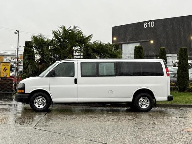 2021 Chevrolet Express 3500 Extended 11-Passenger Van image 6