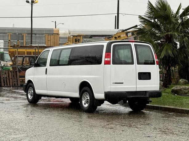 2021 Chevrolet Express 3500 Extended 11-Passenger Van image 8