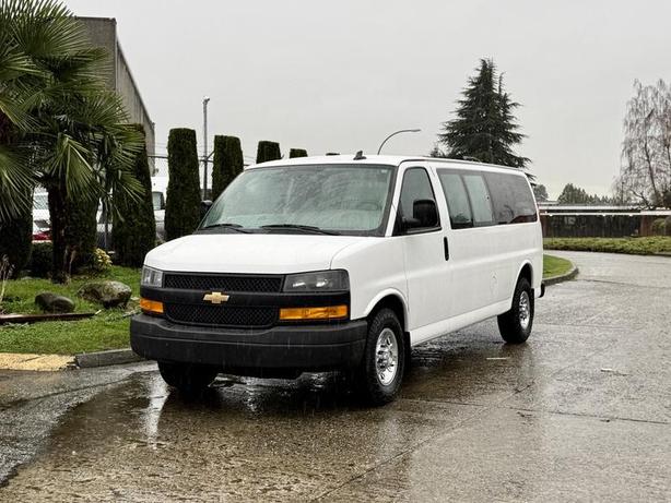2021 Chevrolet Express 3500 Extended 11-Passenger Van image 4