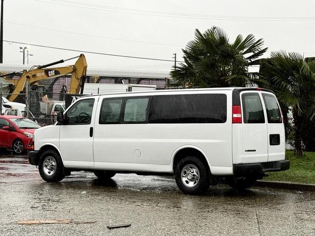 2021 Chevrolet Express 3500 Extended 11-Passenger Van image 7