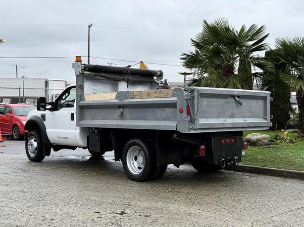 2008 Ford F-550 Regular Cab 2WD 11-Foot Diesel Dump Truck image 7