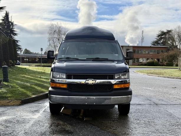 2015 Chevrolet Express 2500 Extended 5-Passenger Van with Wheelchair Lift image 3