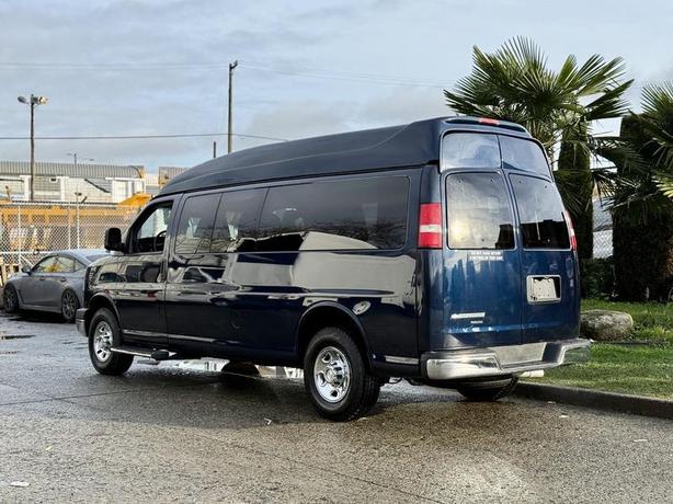 2015 Chevrolet Express 2500 Extended 5-Passenger Van with Wheelchair Lift image 7