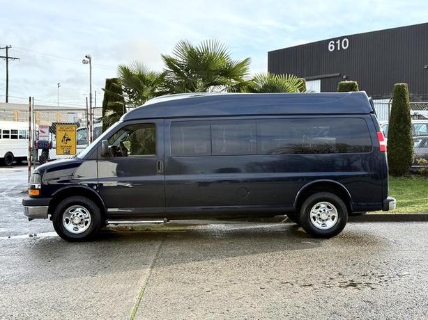 2015 Chevrolet Express 2500 Extended 5-Passenger Van with Wheelchair Lift image 6