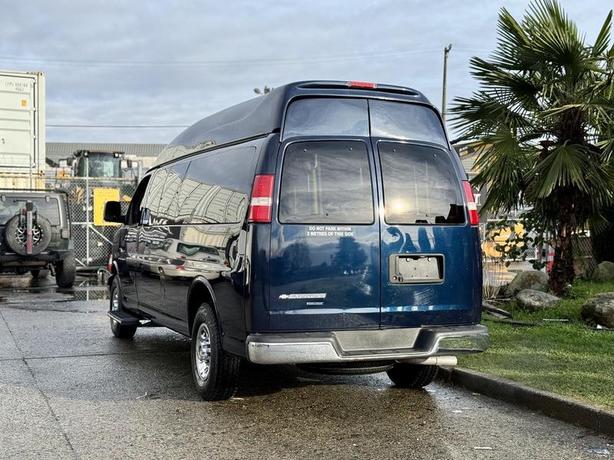 2015 Chevrolet Express 2500 Extended 5-Passenger Van with Wheelchair Lift image 8