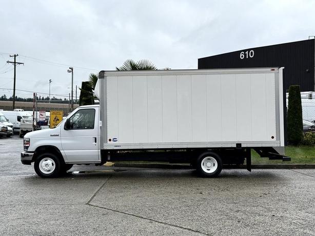 2019 Ford Econoline E-450 Super Duty 16-Foot Cube Van with Loading Ramp image 6