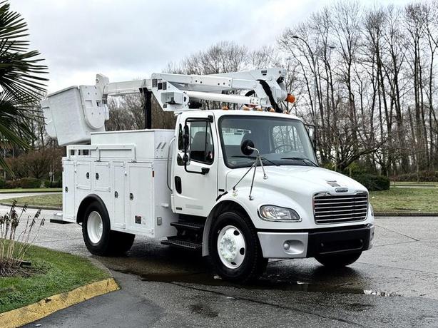2005 Freightliner M2 106 Altec Bucket Truck with Service Body image 1