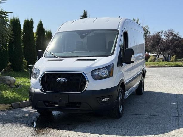 2022 Ford Transit 250 Cargo Van image 4