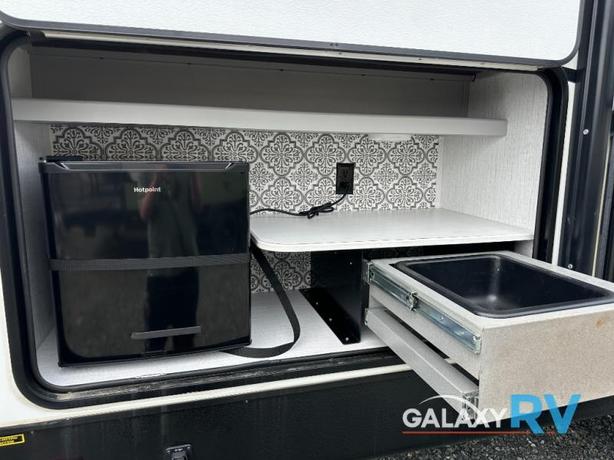 Used 2022 Heartland North Trail 25RBP image 5