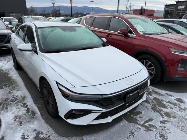 2024 Hyundai Elantra Preferred HEATED SEAT/ STEERING WHEEL! BLIND SPOT! LOW KMS! image 1