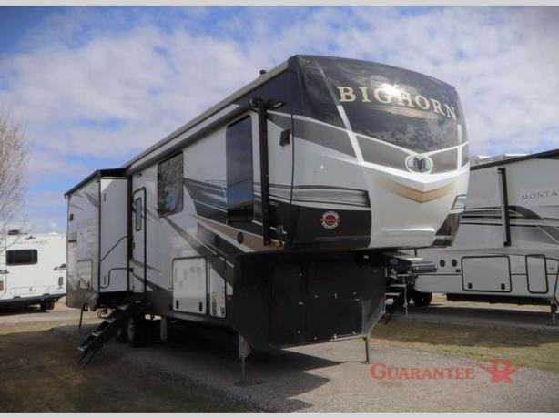Used 2021 Heartland Bighorn 3120RK image 1