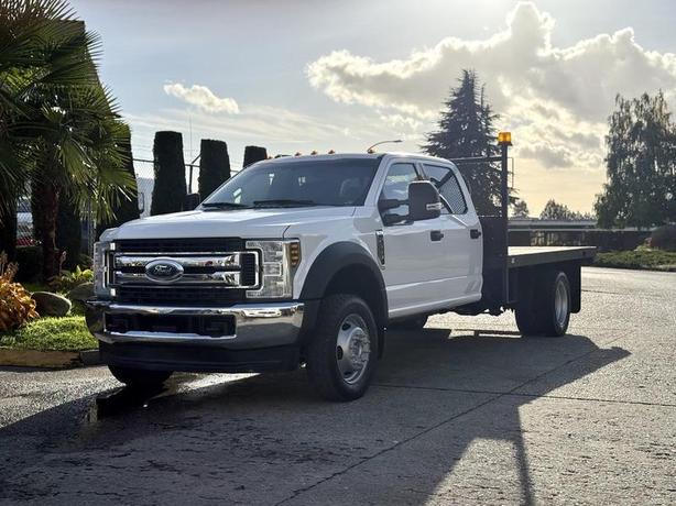 2019 Ford F-550 XLT 4X4 12-Foot Flat Deck Truck image 4