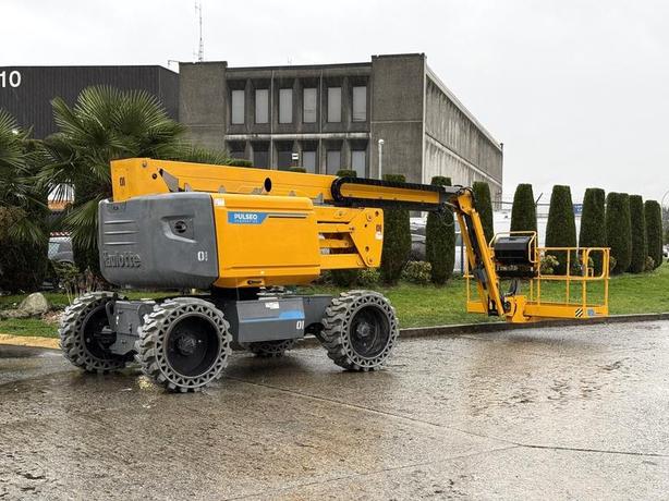 2020 Haulotte HA61 LE PRO 4WD Diesel Hybrid Boom Lift image 5