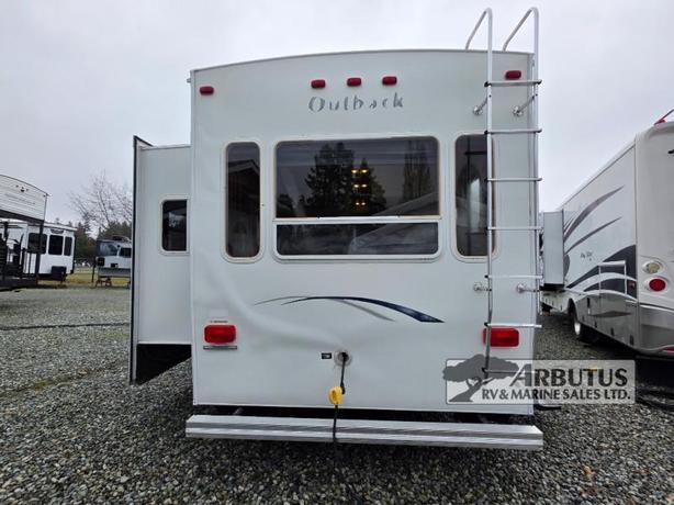Used 2005 Keystone RV Outback Sidney Edition 28FRLS image 5