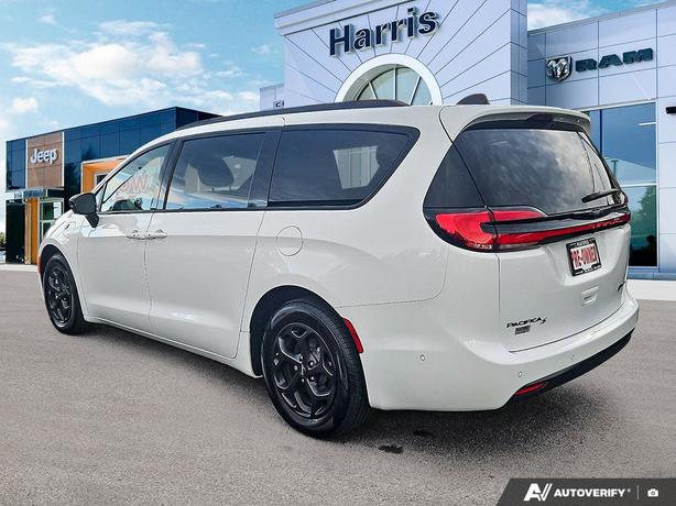 2024 Chrysler Pacifica Hybrid Premium S Appearance | No Reported Accidents | One image 4