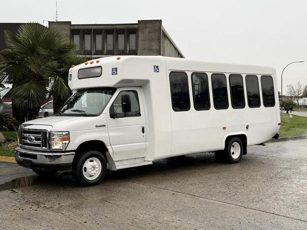 2017 Ford E450 19-Passenger Bus with Wheelchair Lift image 5