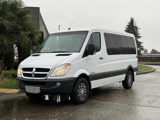 2008 Dodge Sprinter 2500 12-Passenger Low Roof Van image 4