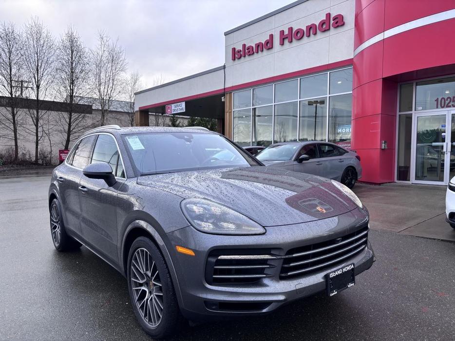 2020 Porsche Cayenne Base display photo