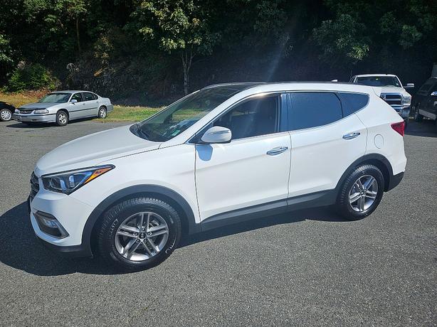 2018 Hyundai  Santa Fe Sport 2.4L image 4