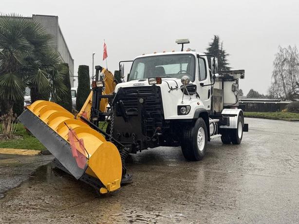 2016 Freightliner 108SD Viking Snow Plow Truck with 11-Foot Plow and Wing image 4