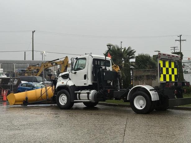 2016 Freightliner 108SD Viking Snow Plow Truck with 11-Foot Plow and Wing image 7