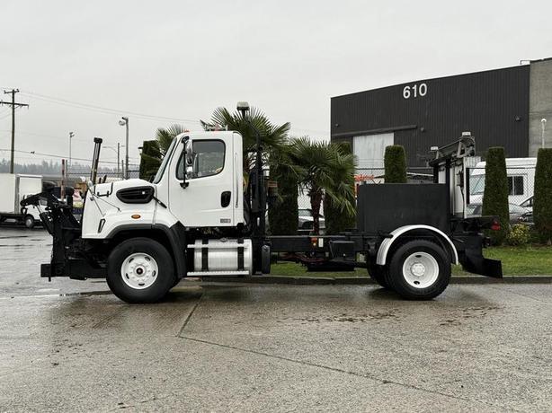 2016 Freightliner 108SD Cummins Manual Plow Truck – 8.9L Diesel, Air Brakes image 5