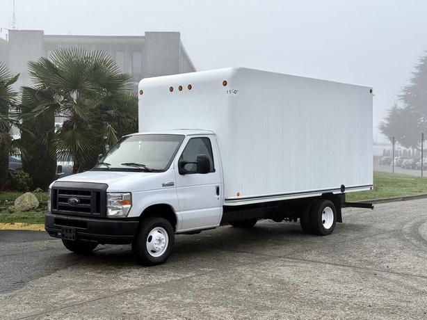 2019 Ford Econoline E-450 Super Duty 16-Foot Cube Van image 4