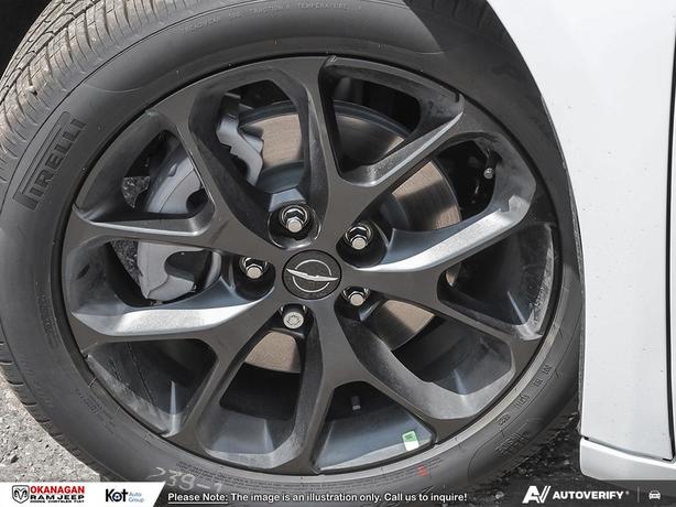 2026 Chrysler Pacifica Limited clearance image 8