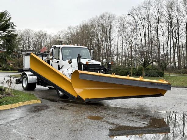 2016 Freightliner 108SD Viking Snow Plow Truck with 11-Foot Front Plow and 11-Fo image 1